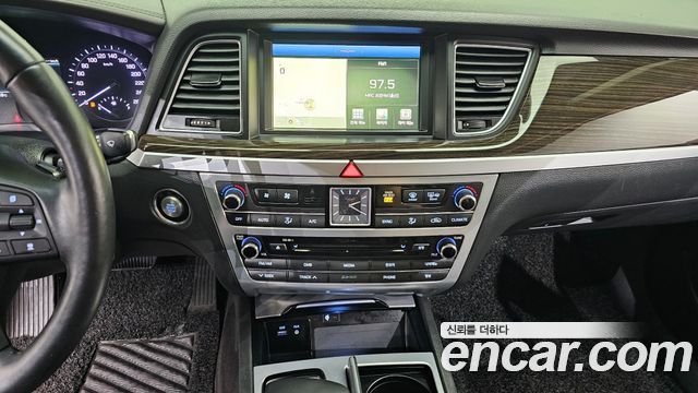 Genesis G80 2017 — photo 20