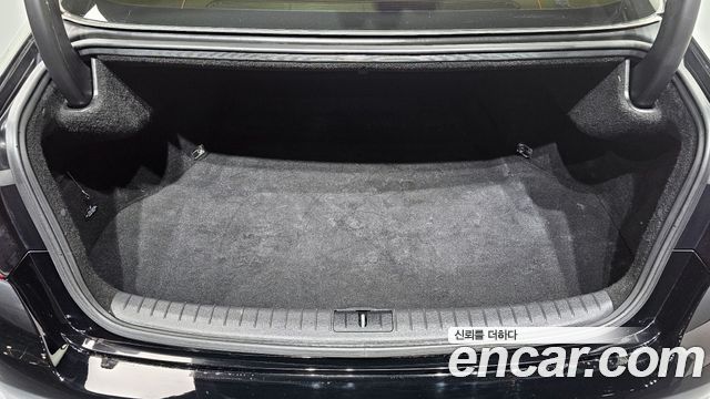 Genesis G80 2017 — photo 29