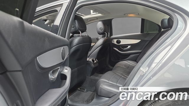 Mercedes-Benz C-Class 2016 — photo 18