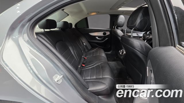Mercedes-Benz C-Class 2016 — photo 19