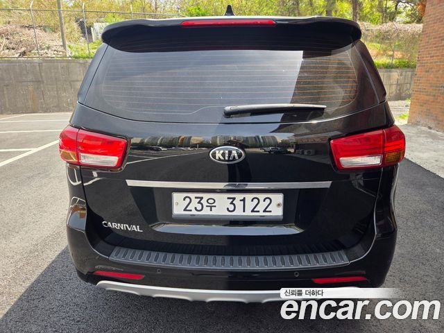 Kia Canival 2016 — photo 2