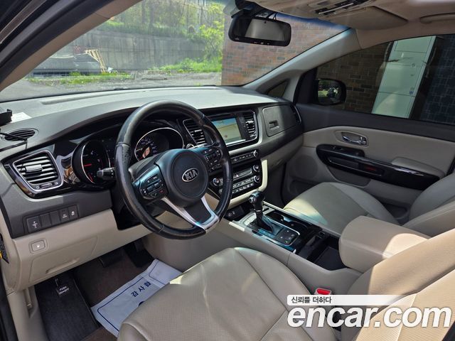 Kia Canival 2016 — photo 12