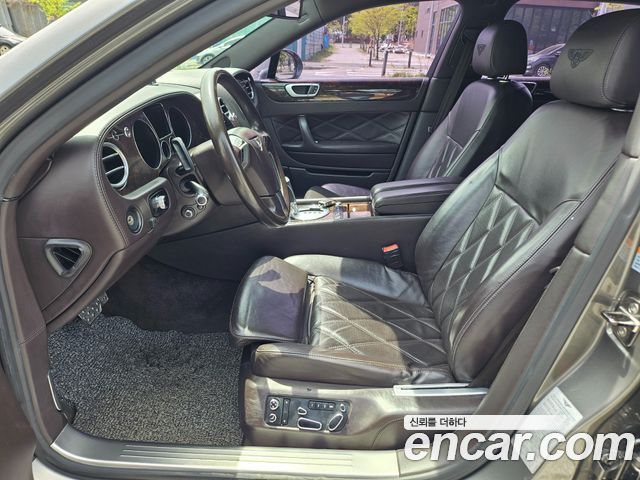 Bentley Flying Spur 2012 — photo 12
