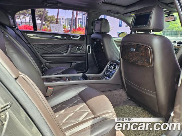 Bentley Flying Spur 2012 — photo 14