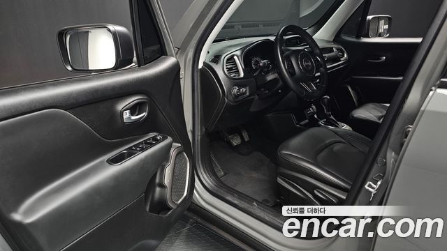 Jeep Renegade 2021 — photo 17