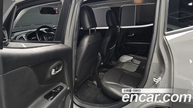 Jeep Renegade 2021 — photo 18