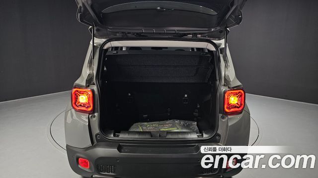 Jeep Renegade 2021 — photo 26