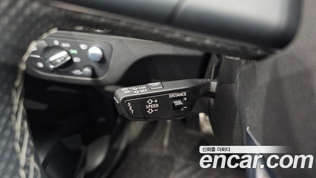 Audi SQ5 2021 — photo 29