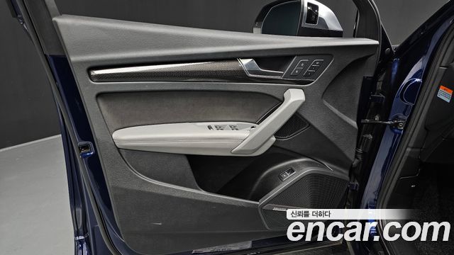 Audi SQ5 2021 — photo 30