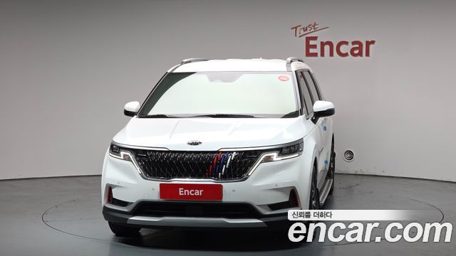 Kia Canival 2021 — photo 3