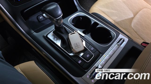 Kia Canival 2021 — photo 9