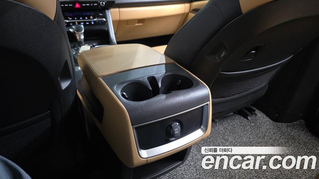 Kia Canival 2021 — photo 19