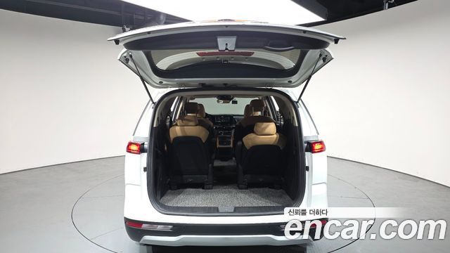 Kia Canival 2021 — photo 20