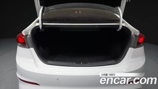 Hyundai AVANTE 2016 — photo 20