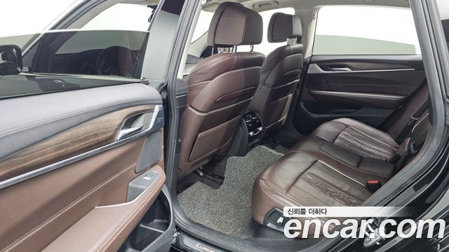 BMW Gran Turismo 2019 — photo 11