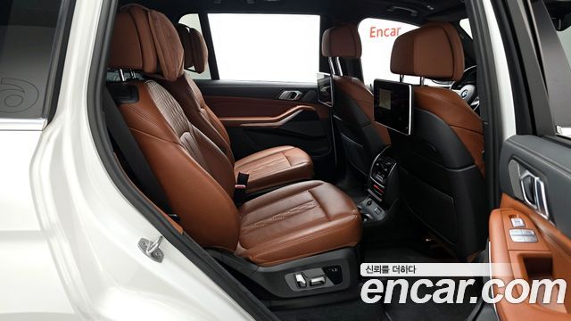BMW X7 2022 — photo 17