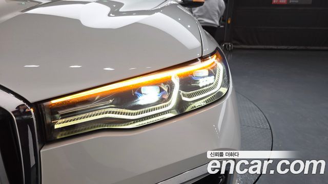 BMW X7 2022 — photo 8