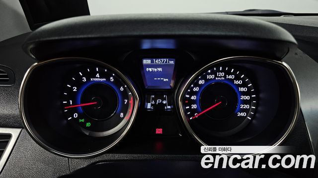 Hyundai AVANTE 2012 — photo 8