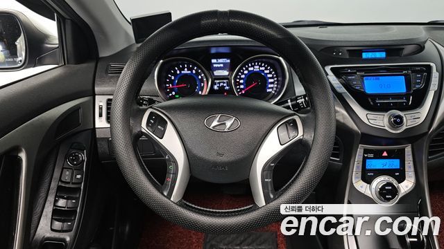 Hyundai AVANTE 2012 — photo 13