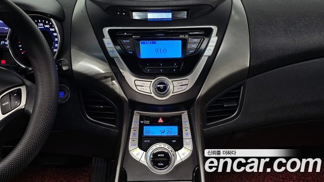 Hyundai AVANTE 2012 — photo 14