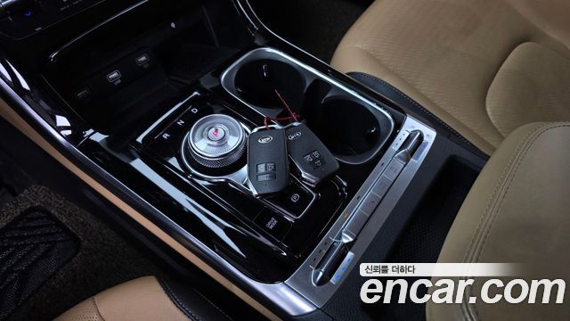 Kia Canival 2021 — photo 12