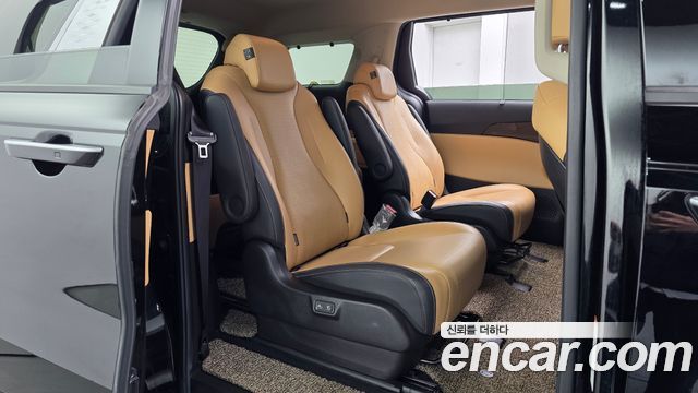 Kia Canival 2021 — photo 18
