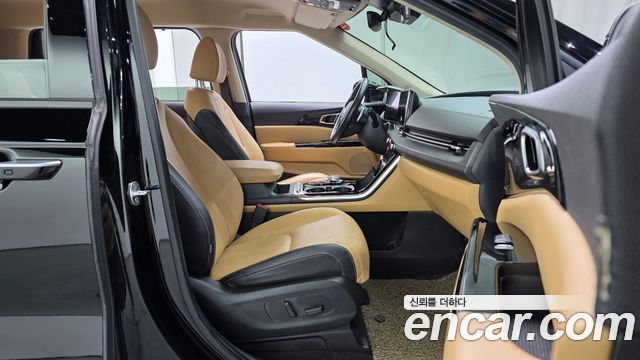 Kia Canival 2021 — photo 16