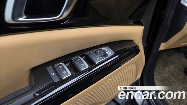 Kia Canival 2021 — photo 30