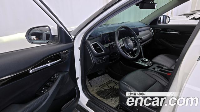Kia Seltos 2023 — photo 10