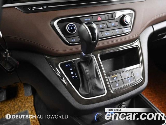Hyundai Starex 2018 — photo 9