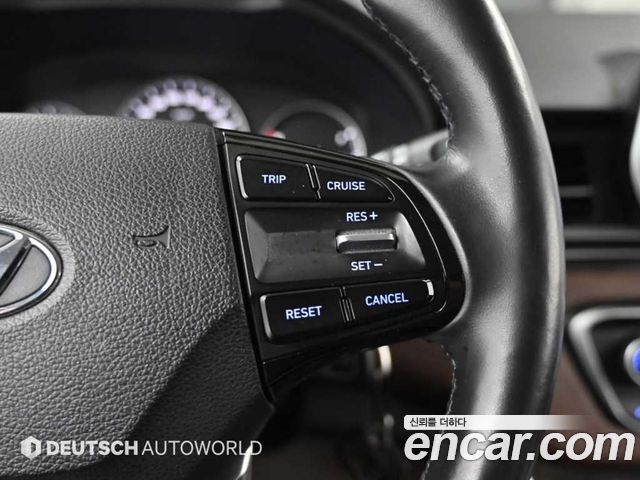 Hyundai Starex 2018 — photo 17