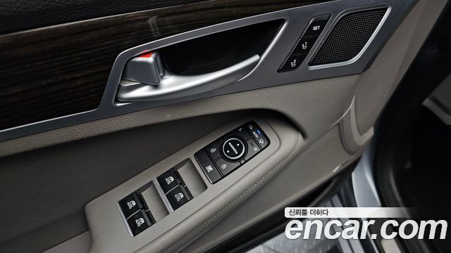 Hyundai Genesis 2015 — photo 16