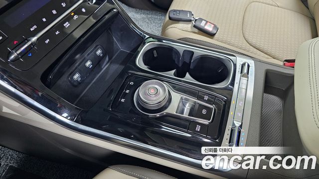 Kia Canival 2023 — photo 12