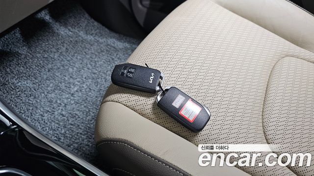 Kia Canival 2023 — photo 20