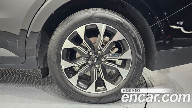Kia Canival 2023 — photo 7