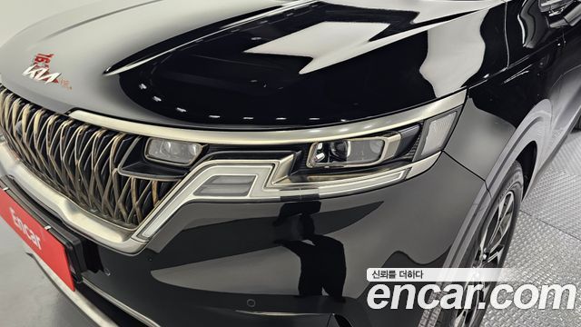 Kia Canival 2023 — photo 8