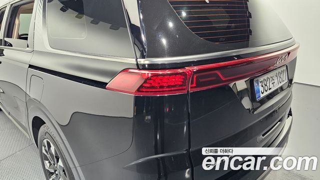 Kia Canival 2023 — photo 9