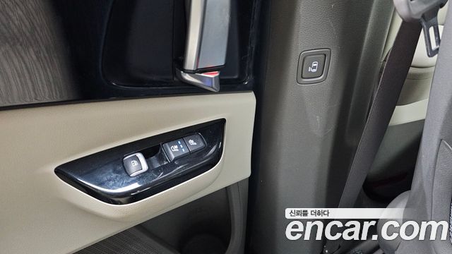 Kia Canival 2023 — photo 27