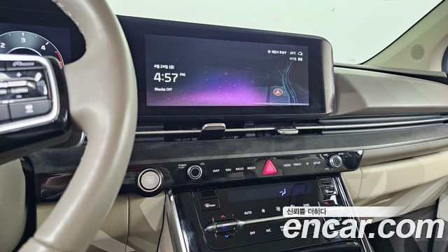 Kia Canival 2023 — photo 31