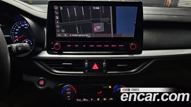Kia K3 2022 — photo 20