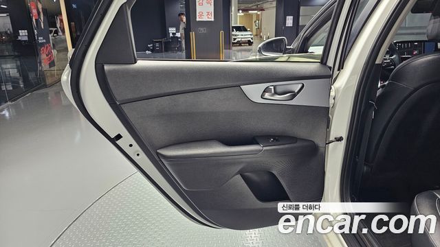 Kia K3 2022 — photo 15