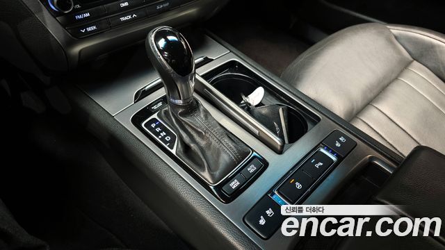 Hyundai Genesis 2016 — photo 9