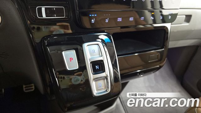 Hyundai Staria 2024 — photo 12