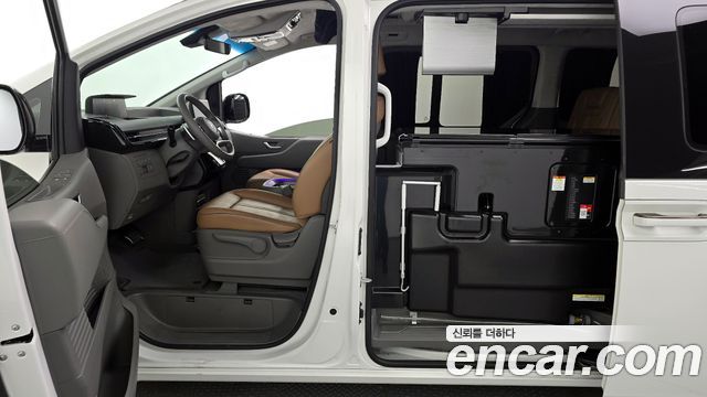 Hyundai Staria 2024 — photo 13
