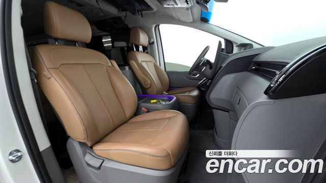 Hyundai Staria 2024 — photo 16