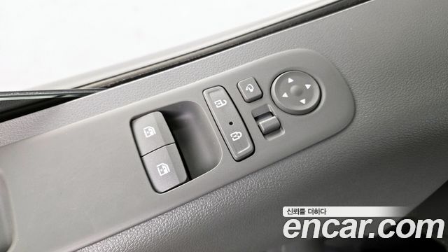 Hyundai Staria 2024 — photo 32