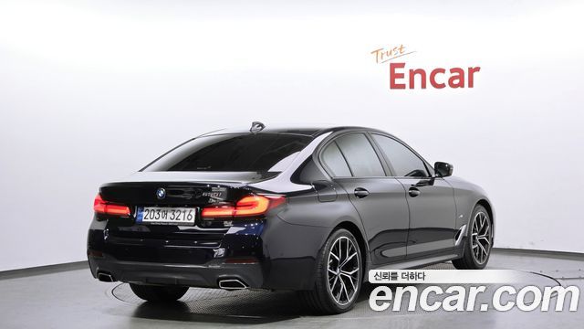 BMW 5-Series 2022 — photo 2