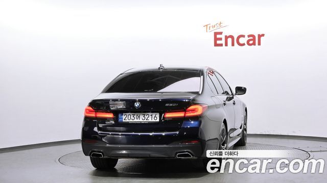 BMW 5-Series 2022 — photo 4