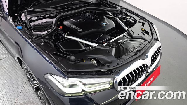 BMW 5-Series 2022 — photo 6
