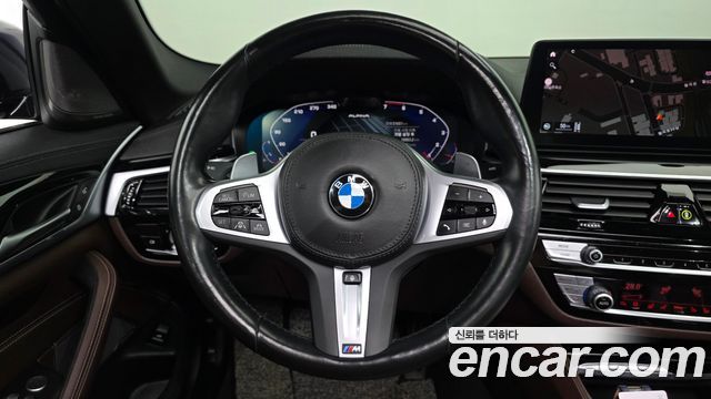 BMW 5-Series 2022 — photo 13